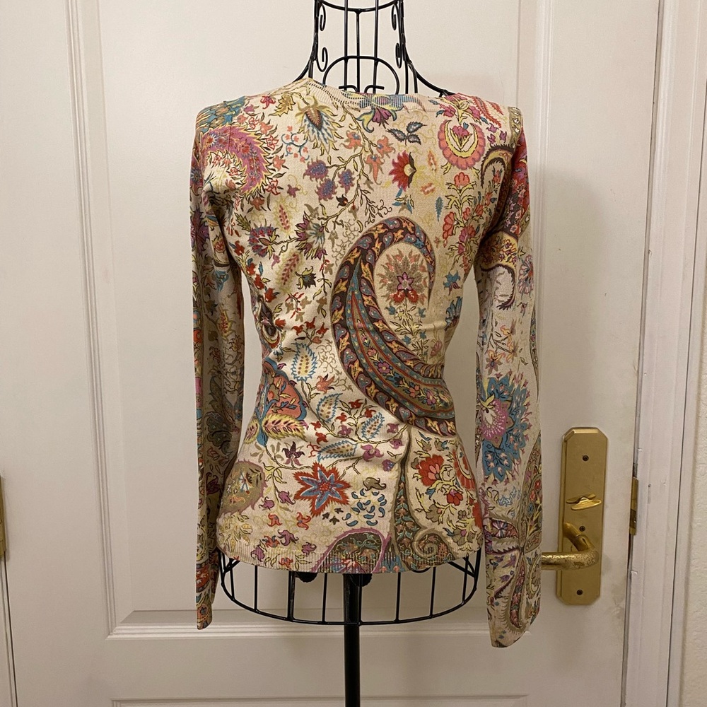 Excellent Etro Cream and Brown Paisley Graphic Fitted Silk Sweater Size 38 Small - Picture 6 of 8